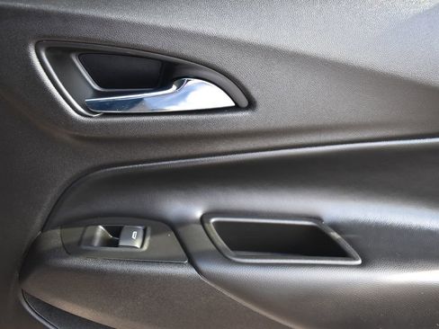 Used 2018 Chevrolet Equinox LT image 14