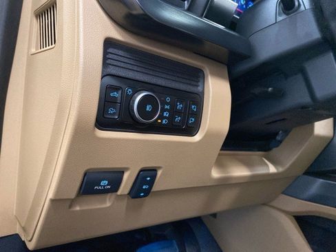 Certified 2025 Ford F350 Lariat w/ Lariat Ultimate Package image 18