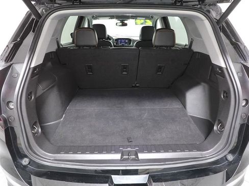 Used 2024 GMC Terrain AT4 image 27