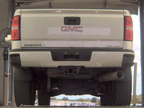 Used 2019 GMC Sierra 2500 Denali w/ Duramax Plus Package AWD/4WD image 7