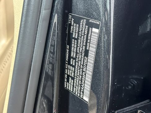 Used 2023 Porsche Macan image 27