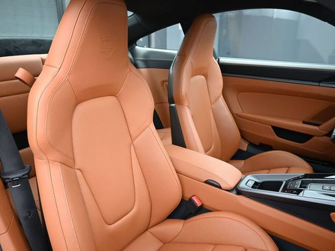 Certified 2025 Porsche 911 Carrera RWD image 30