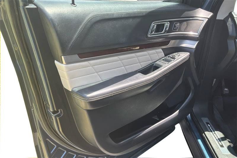 Used 2019 Ford Explorer Platinum AWD/4WD image 20