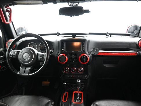 Used 2016 Jeep Wrangler Unlimited Rubicon w/ Connectivity Group AWD/4WD image 30