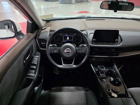 Used 2023 Nissan Rogue SV AWD/4WD image 15