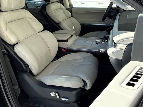New 2025 Lincoln Navigator L Reserve image 8