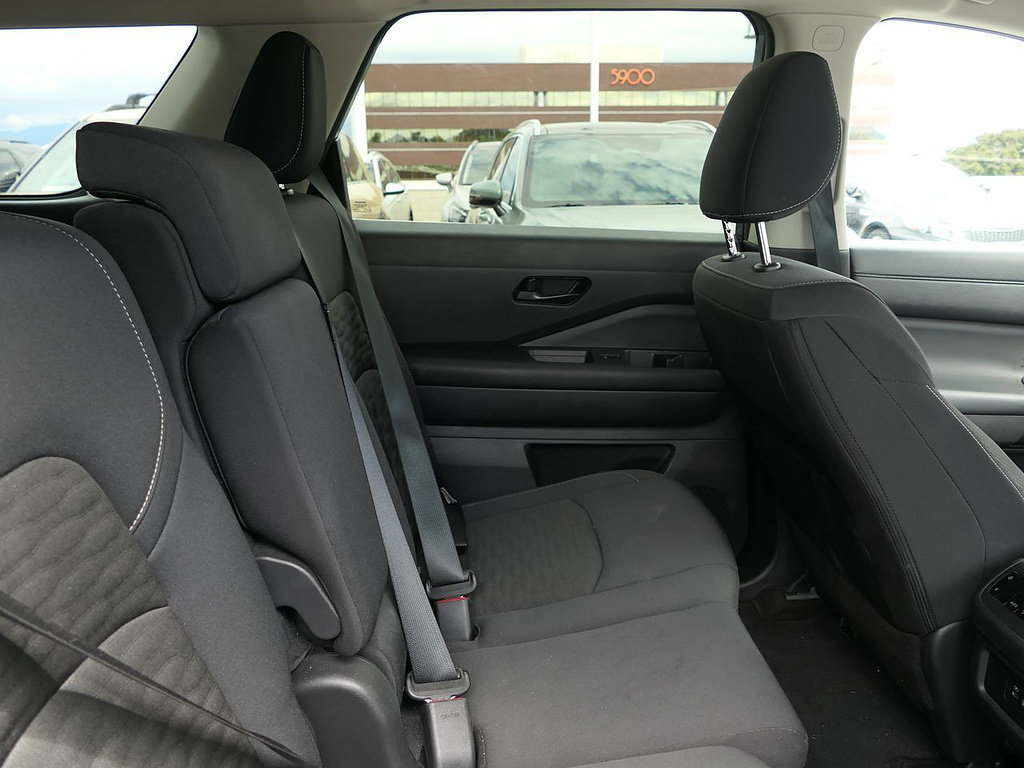 Used 2025 Nissan Pathfinder SV FWD image 37