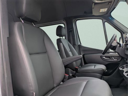 New 2025 Mercedes-Benz Sprinter 2500 image 7