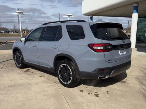 New 2026 Honda Pilot Touring image 3