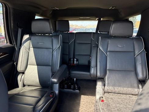 Used 2023 Cadillac Escalade Premium Luxury AWD/4WD image 42