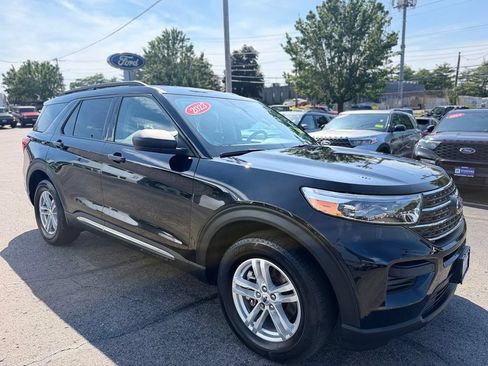 Used 2023 Ford Explorer XLT AWD/4WD image 11