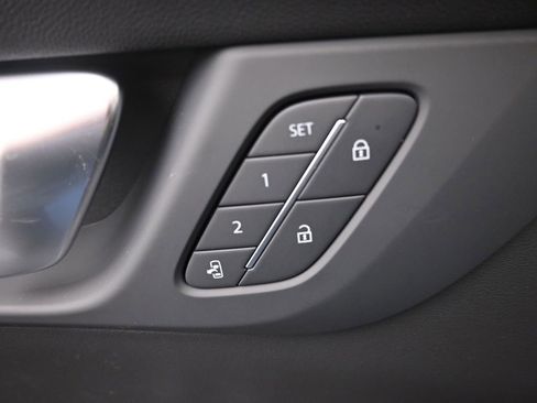 Used 2025 Buick Enclave Sport Touring w/ Power Package image 19