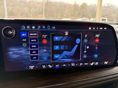 Used 2025 Chevrolet Suburban Premier image 46