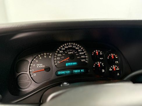 Used 2003 Chevrolet Avalanche 4x4 w/ Suspension Package, Off-Road image 62