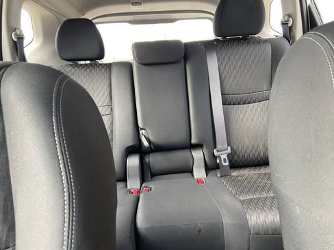 Used 2017 Nissan Rogue S image 19