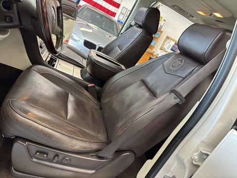 Used 2011 Cadillac Escalade ESV Platinum image 22