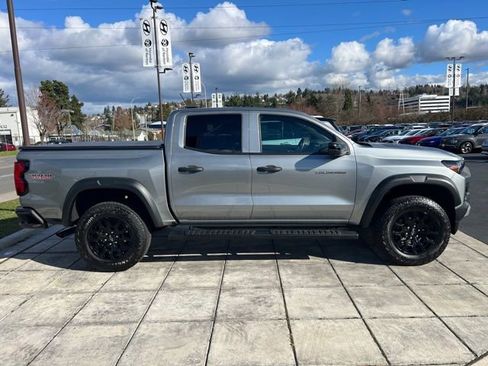 Used 2024 Chevrolet Colorado Trail Boss w/ Technology Package image 6