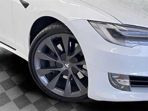 Used 2020 Tesla Model S Long Range Plus image 28