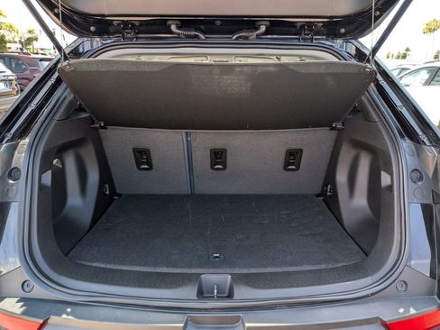 Used 2022 Chevrolet Bolt EUV LT w/ Convenience Package FWD image 30