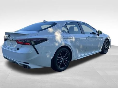 Used 2022 Toyota Camry SE w/ Cold Weather Package AWD/4WD image 6