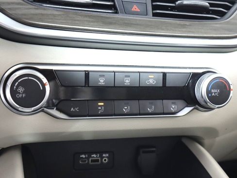 Used 2025 Nissan Altima 2.5 SV FWD image 23