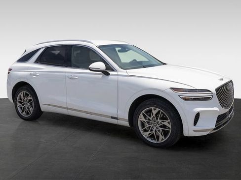 Used 2025 Genesis GV70 2.5T AWD/4WD image 8