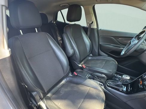 Used 2020 Buick Encore Preferred AWD/4WD image 18
