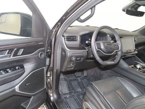 Used 2023 Jeep Wagoneer 4WD w/ Premium Group I image 52