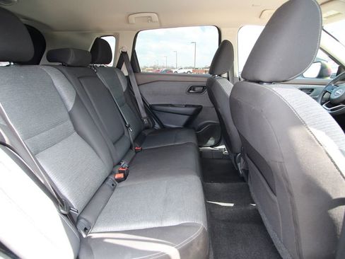 Used 2022 Nissan Rogue S image 9