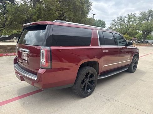 Used 2018 GMC Yukon XL Denali image 6