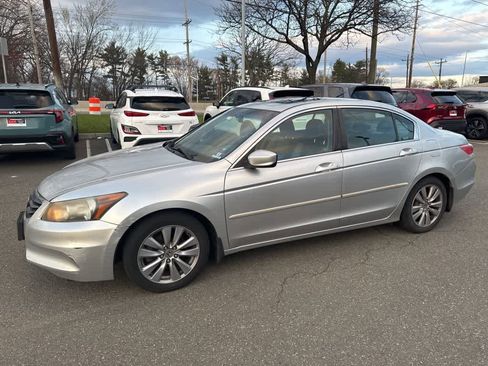 Used 2011 Honda Accord EX-L image 3