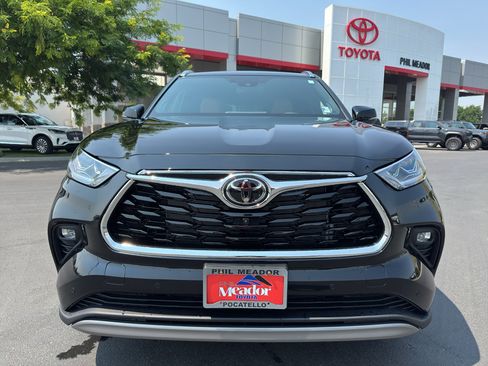 New 2026 Toyota Highlander Platinum AWD/4WD image 6