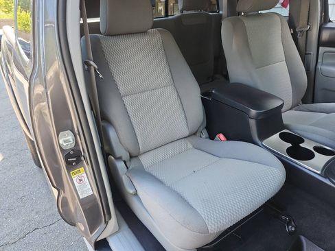 Used 2012 Toyota Tacoma 4x4 Access Cab w/ SR5 Pkg image 17