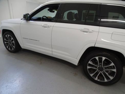 Certified 2023 Jeep Grand Cherokee Overland AWD/4WD image 20