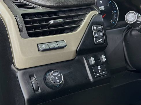 Used 2018 GMC Yukon XL Denali w/ Open Road Package RWD image 11