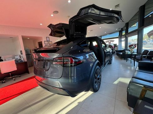 Used 2023 Tesla Model X AWD/4WD image 5