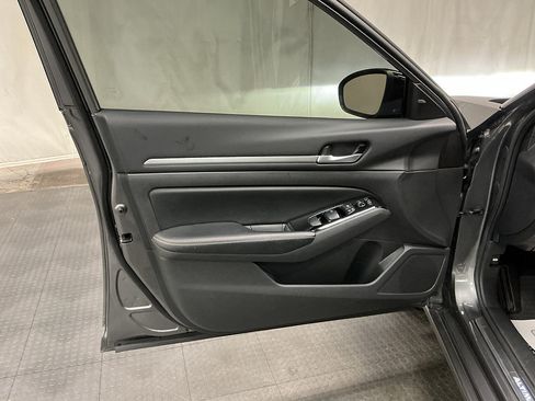 Used 2024 Nissan Altima 2.0 SR FWD image 20