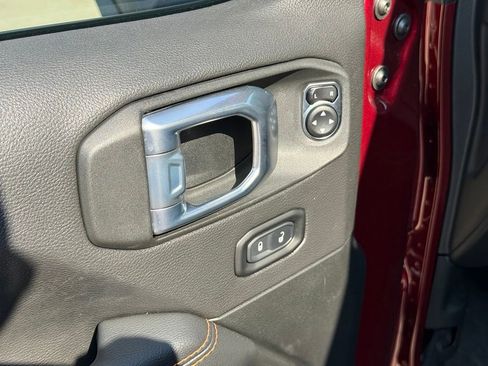 Used 2022 Jeep Gladiator Mojave w/ Cold Weather Group AWD/4WD image 13