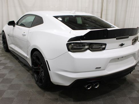 Used 2020 Chevrolet Camaro SS RWD image 32