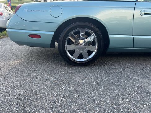 Used 2002 Ford Thunderbird Deluxe image 27