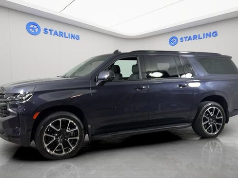 Used 2022 Chevrolet Suburban RST w/ Sport Performance Package RWD image 2