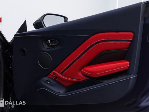Used 2023 Aston Martin V12 Vantage Roadster RWD image 35