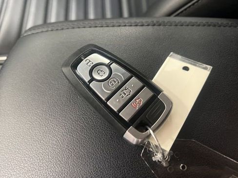 Used 2019 Ford Edge SEL w/ Equipment Group 201A image 23