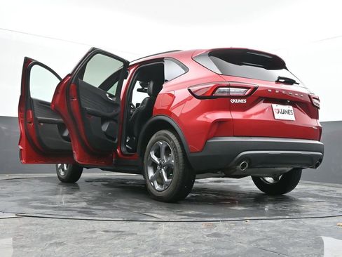 Used 2025 Ford Escape ST-Line w/ Cold Weather Package image 92