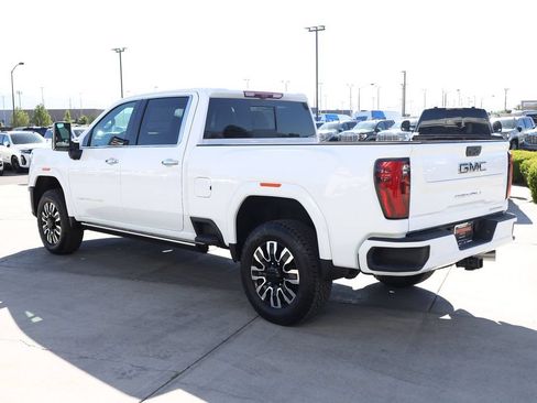New 2026 GMC Sierra 2500 Denali Ultimate AWD/4WD image 4
