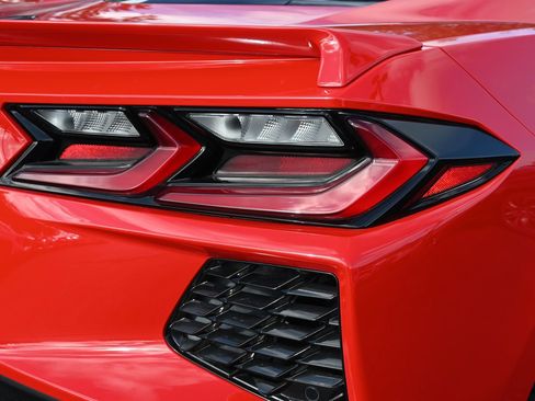 Used 2025 Chevrolet Corvette Stingray Coupe w/ 1LT RWD image 18