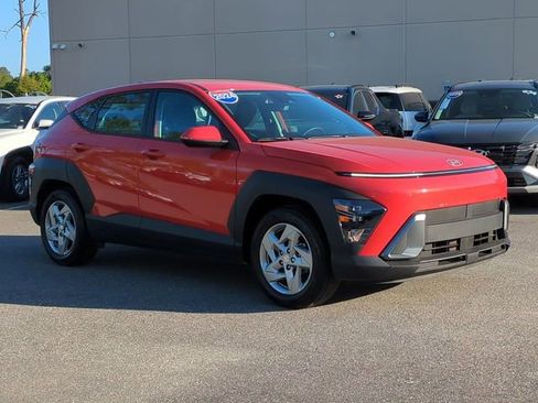 Certified 2024 Hyundai Kona SE FWD image 3