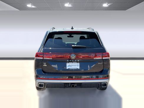 New 2026 Volkswagen Atlas Peak Edition AWD/4WD image 10