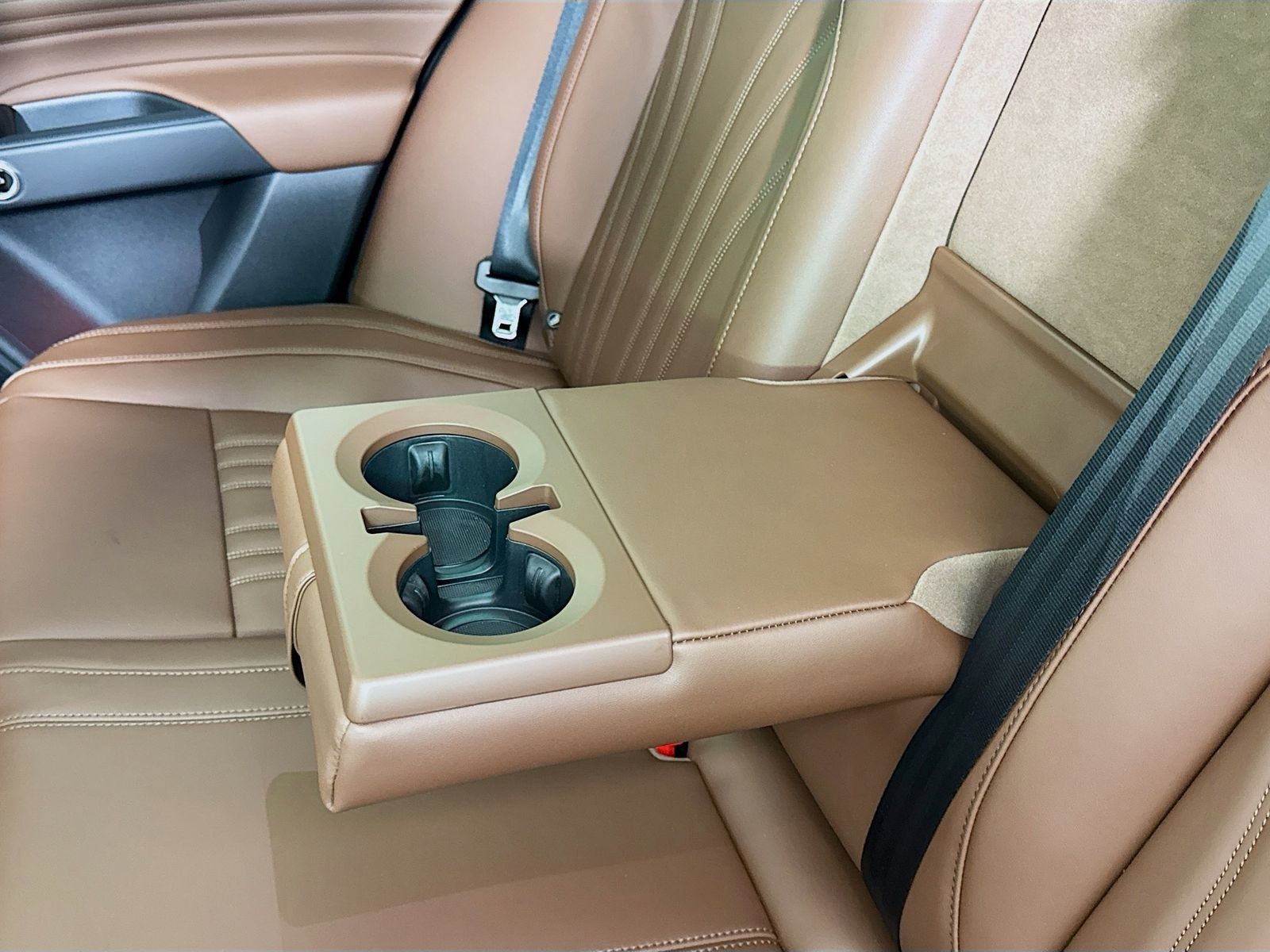 Used 2025 Maserati Grecale GT AWD/4WD image 25