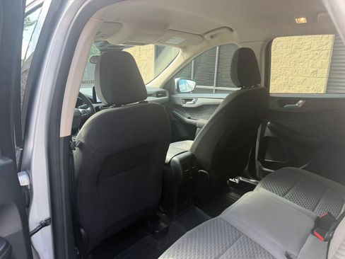 Used 2020 Ford Escape SE FWD image 27